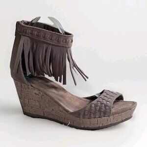 Minnetonka Isabel Fringed Suede Sandal US 8 Wedge Platform Boho Western Festival